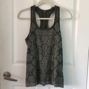 🍋🍋ONLY WORN ONCE LULULEMON TANK TOP🍋🍋